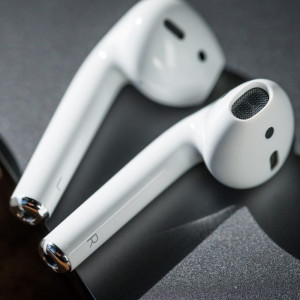 Как отличить оригинальные Airpods от подделки?